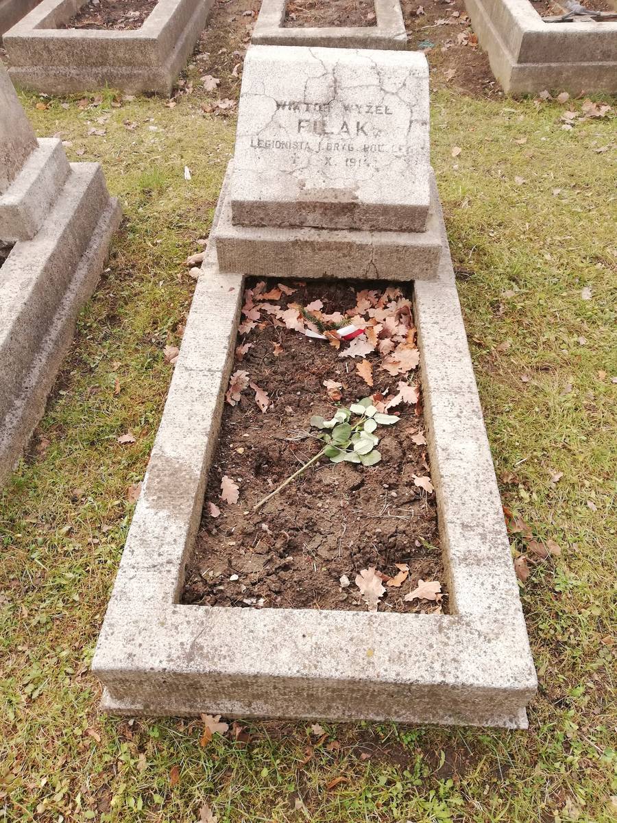 Wiktor_Filak_pas_50_legionisci_MUW_20191210_01.jpg